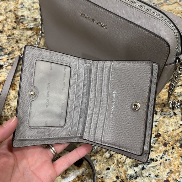 Michael kors set crossbody and small wallet - Picture 5 of 16